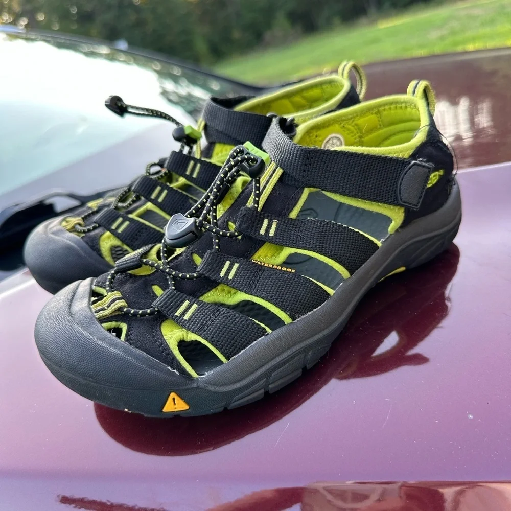 KEEN Women's Black and Lime Sandals - Picture 4 of 7
